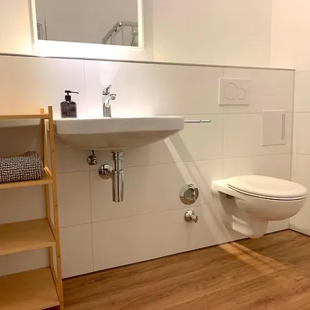 Apartment, Nah Zur Messe, Parkplatz * كولونيا